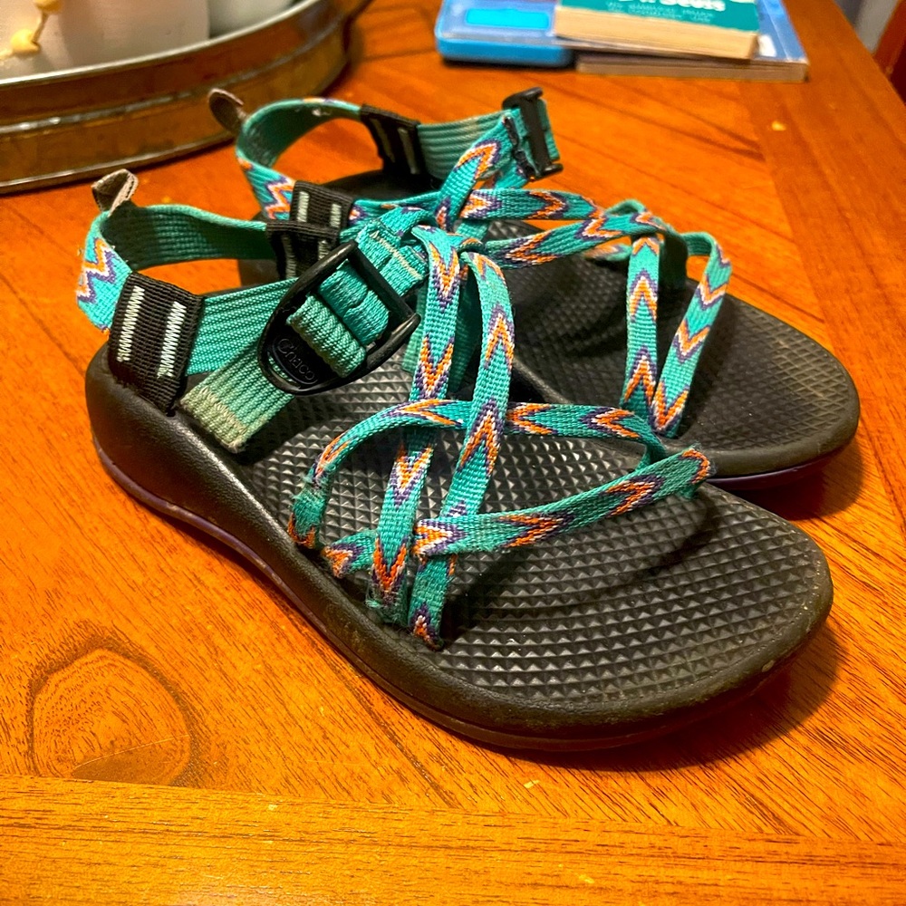 Girls size 2 chacos sandals